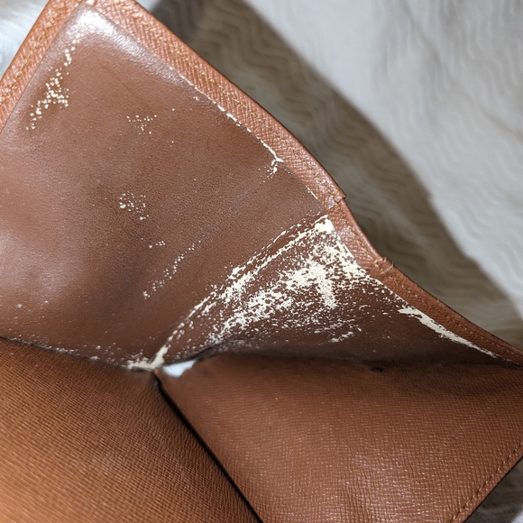 Small Louis Vuitton Monogram Trifold Wallet - Picture 4 of 6